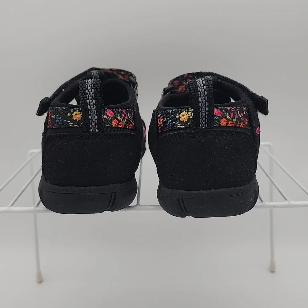 3 Listings 15$! KEEN Girls Sandals